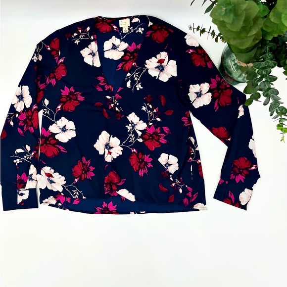 A New Day woman’s Floral Blouse Size Medium - Picture 4 of 4